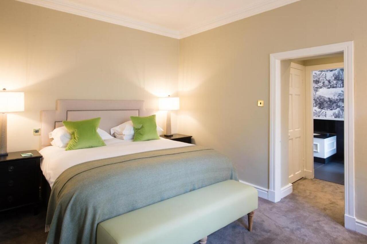 One Devonshire Gardens A Hotel Du Vin Глазгоу Екстериор снимка A bedroom at the hotel